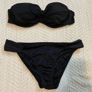 Black bandeau VS bikini